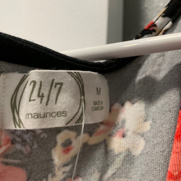 Beautiful Maurice’s floral jumpsuit size medium new with tag - Picture 3 of 3